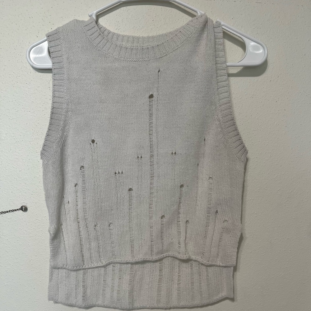 Stylish White Sleeveless Top
